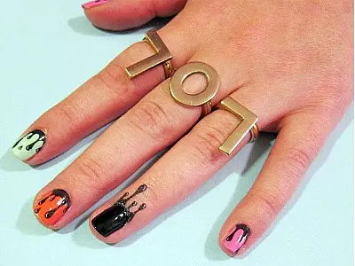 A nova tendência para unhas é a tatuagem temporária na cutícula