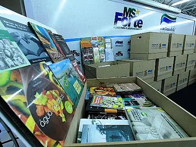 Fundação de Cultura entrega Kit Literário a 40 municípios do Estado