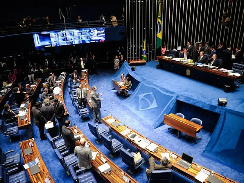 Senado aprova MP que eleva imposto sobre o lucro dos bancos