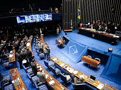 Senado aprova MP que eleva imposto sobre o lucro dos bancos