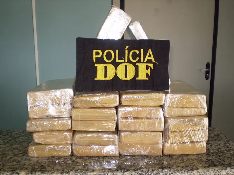 DOF aprende maconha em ônibus no município de Amambai