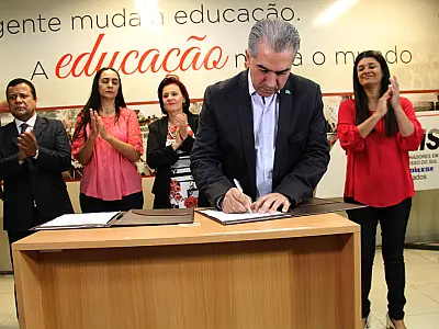 Projetos de lei definem eleição para diretor, reajuste salarial e hora atividade dos professores