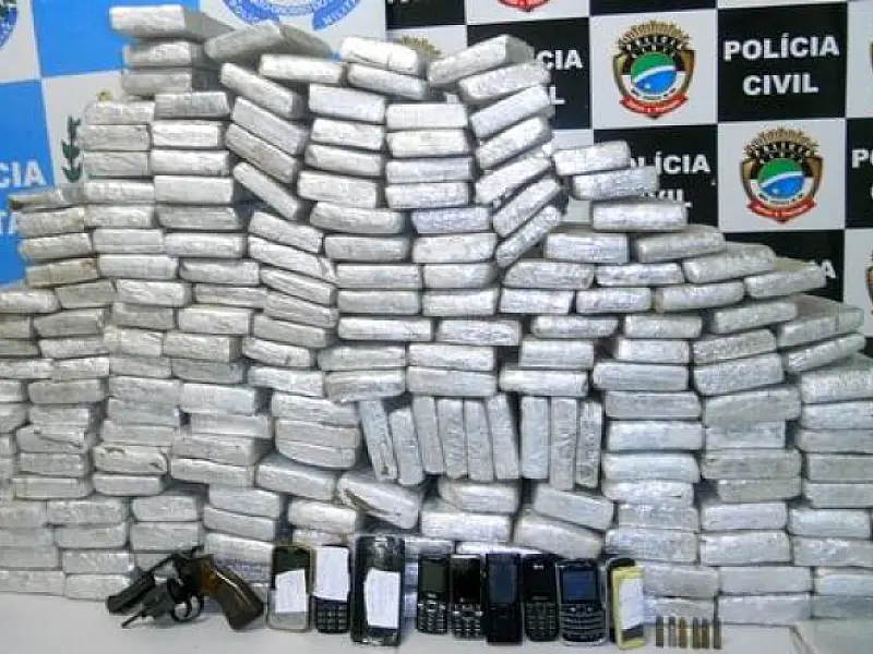 Polícia Civil apreende mais de 160 quilos de maconha e prende 3 por tráfico