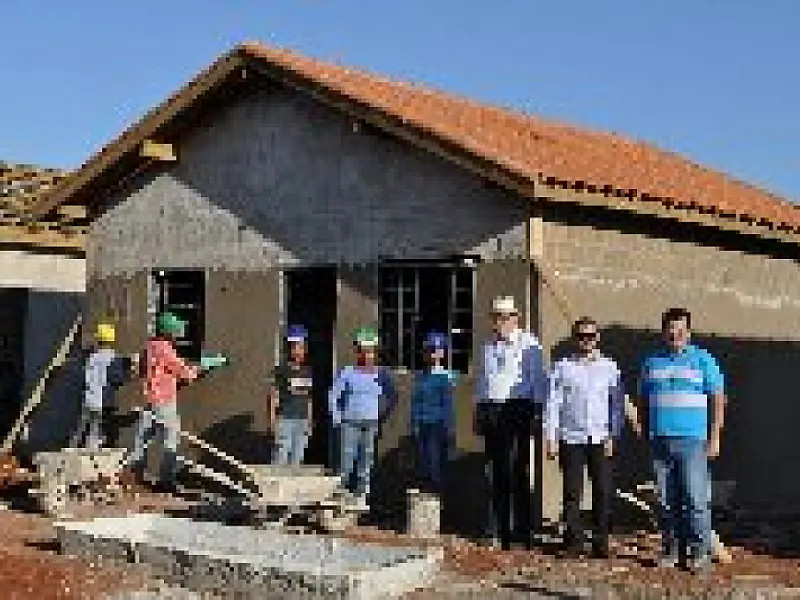 Marun visita obras em Rio Brilhante e comenta aumento da mão-de-obra feminina