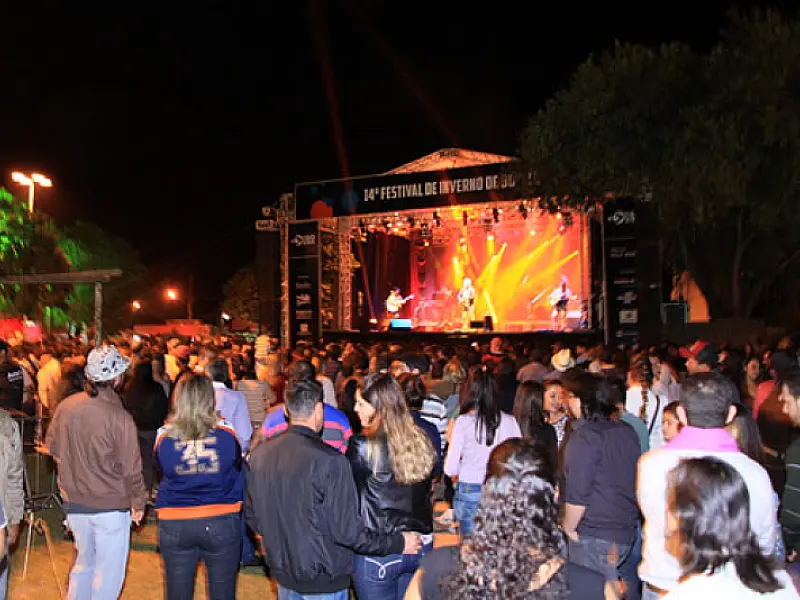 Renato Teixeira abre 1ª noite do Festival de Bonito com o sertanejo de raiz