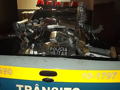 PMR apreende em ação conjunta quase 800 kg de maconha