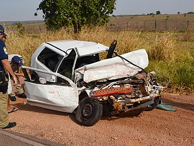 Mulher grávida respira por aparelhos após acidente na BR-163