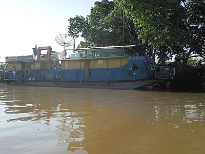 PMA apreende Chalana de pesca e prende quatro pescadores