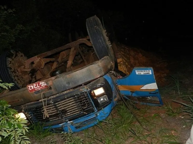 Motorista de caminhão morre após capotamento na BR 158 em Três Lagoas