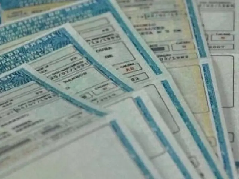 Renovação de CNH e emissão de licenciamento passam a ser exclusivos pela internet a partir da próxima segunda-feira
