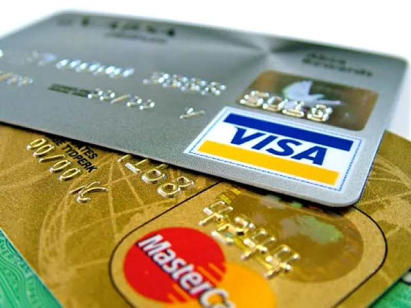 Contas pagas com cartão de crédito terão IOF
