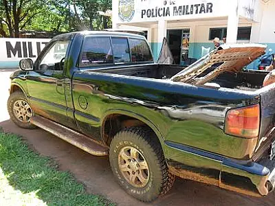 DOF apreende drogas em fundo falso de carroceria
