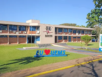 Estudantes podem turbinar preparação para o UEMSVest 2026 com aulões online 100% gratuitos