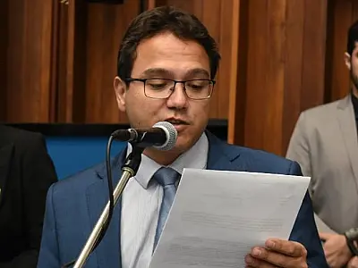 Pedrossian Neto entrega carta pedindo à Câmara Federal trâmite da PEC 132