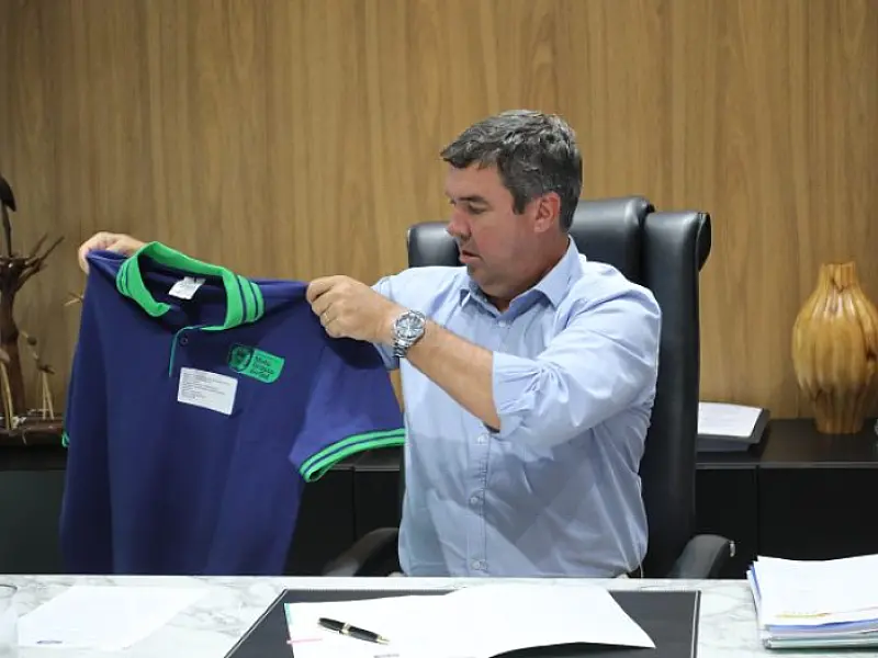 Pela 1ª vez, administrativos da educação terão uniforme;
