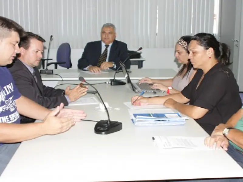 Juiz instaura procedimentos para leiloar 1.800 veículos apreendidos