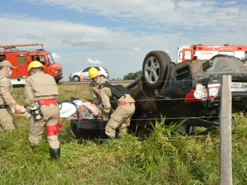 Mulher de 52 anos tomba carro na rodovia MS-276, próximo de Nova Andradina