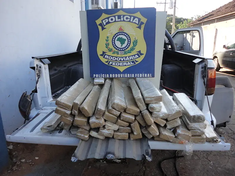 Maconha que iria para o interior de SP é apreendida pela PRF