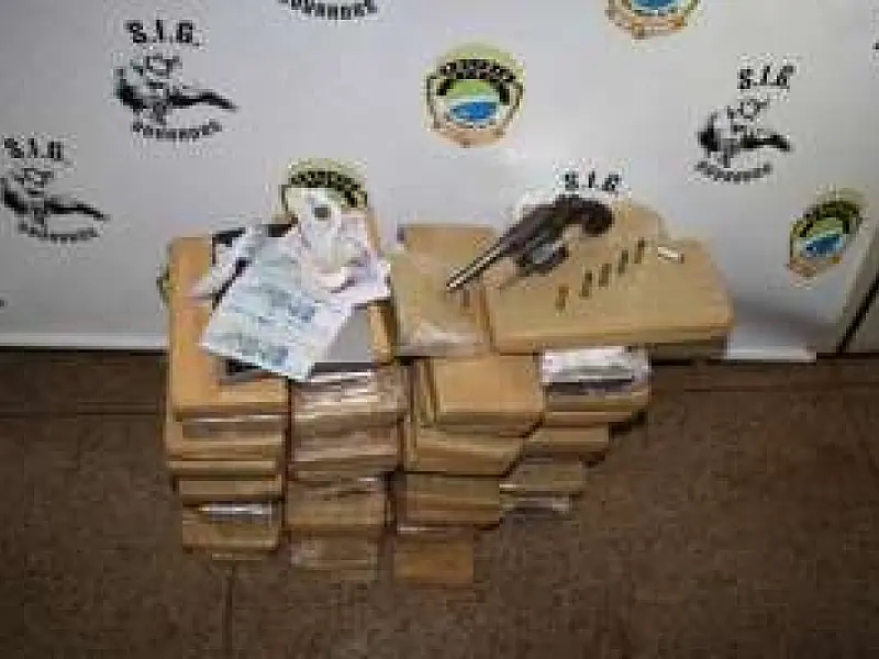 Quadrilha acusada de trocar veículos roubados por droga é presa