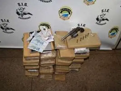 Quadrilha acusada de trocar veículos roubados por droga é presa