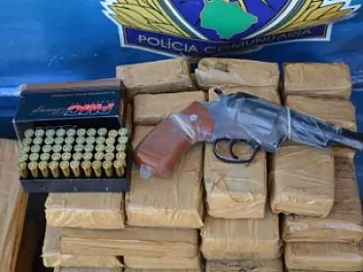 PMR apreende drogas e arma de uso restrito e munições
