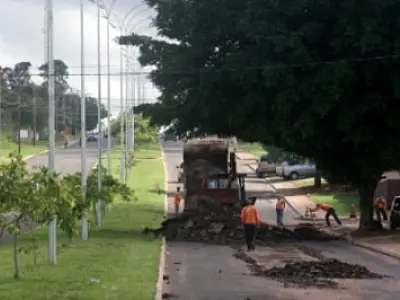 Drenagem e asfalto é recuperado na Avenida Hiroshima