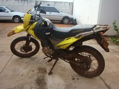 PRF recupera moto furtada por adolescente paraguaio