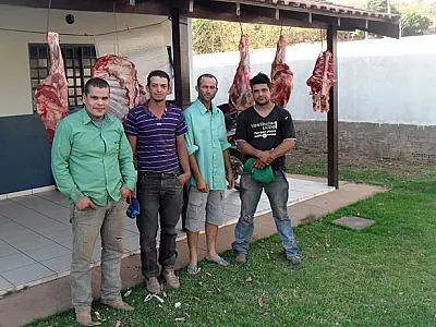 PM de Rio Negro prende quatro suspeitos de furtar gado