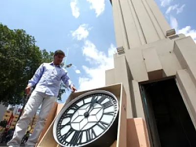 Relógio central de Campo Grande é reconstruído e reinstalado na Calógeras