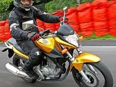 Aprovado projeto que estipula novas regras para motociclistas