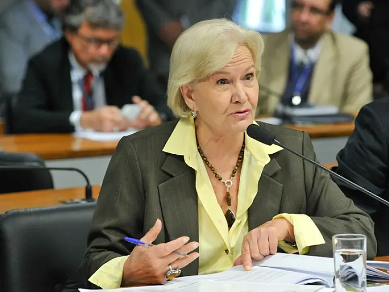 Senado aprova proposta que proíbe estágio não remunerado