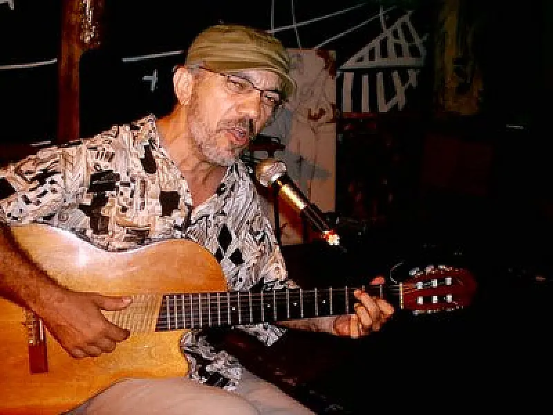 Hoje é dia de Domingo Cultural na Praça da Bolívia