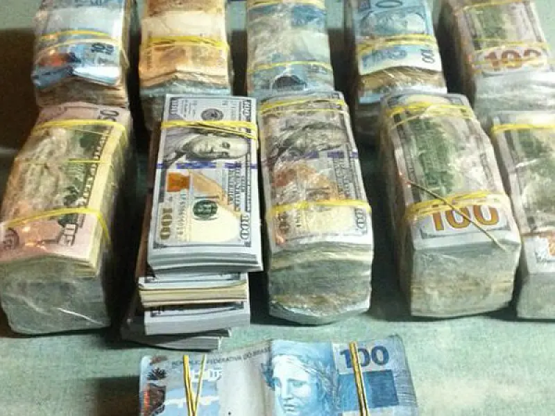 PF apreende milhões de reais e dólares em operação