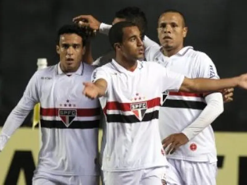 São Paulo vence e Palmeiras empata pela Copa do Brasil