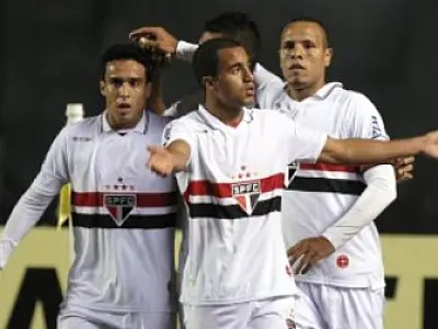 São Paulo vence e Palmeiras empata pela Copa do Brasil