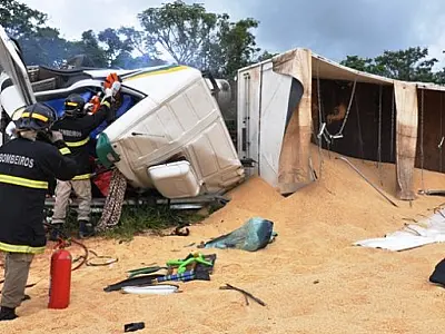 Caminhoneiro morre em acidente na MS-306