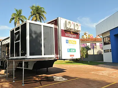 Diretoria da Fiems entrega unidade móvel de soldagem do Senai