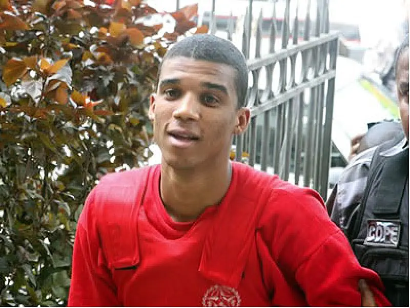Carta de primo do goleiro Bruno reforça versão que incrimina jogador