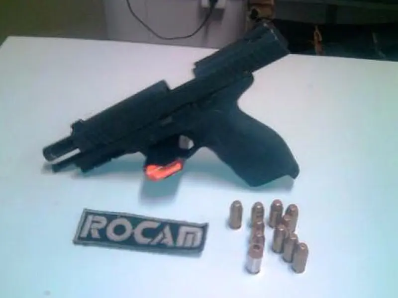 Policiais da Rocam/Cigcoe apreendem pistola na Capital