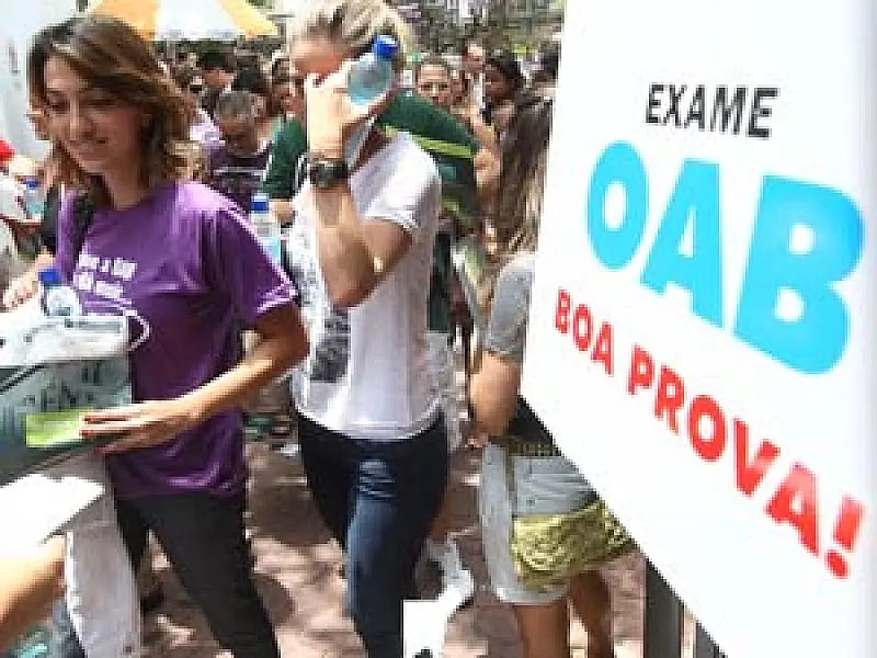 OAB aplica prova final para mais de 50 mil candidatos