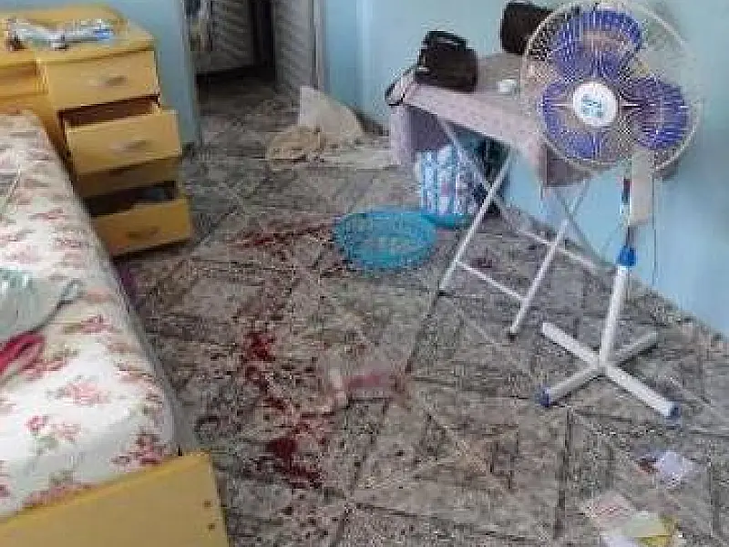 Idoso tem infarto após esfaquear esposa