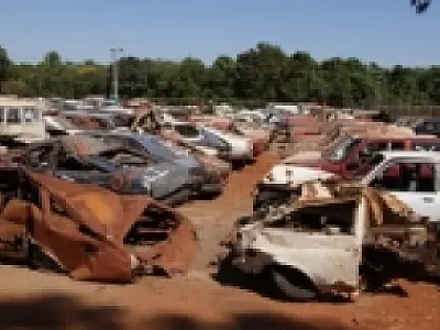 Detran suspende leilão com 116 lotes de sucatas de veículos