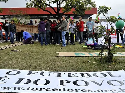 Em São Paulo moradores questionam benefícios da Copa 2014