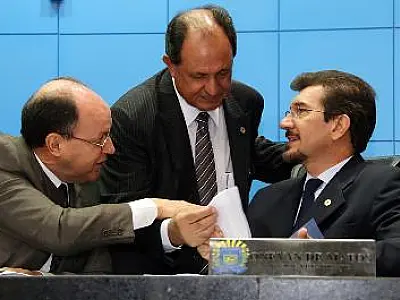 Aprovada proposta que aproxima deputados da comunidade escolar