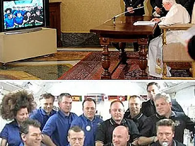 Papa fala sobre maravilhas do universo com astronautas da ISS