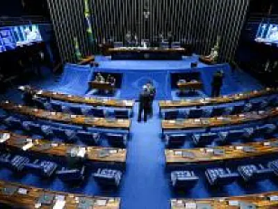 Senado deve concluir hoje votação da reforma trabalhista