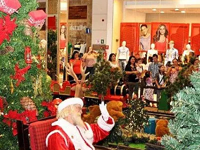 Shopping Norte Sul Plaza apresenta decoração natalina com tema Floresta Mágica de Natal