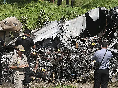Corpos de 12 vítimas da queda de avião no Recife foram resgatados