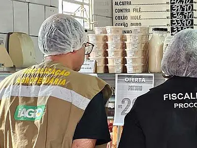 Fiscalização do Procon com a Iagro descarta mais de 618 quilos de carnes em Campo Grande