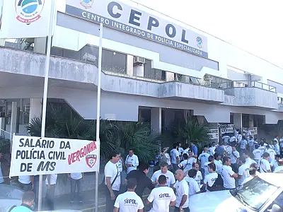 Cerca de 200 policiais decidem nesta manhã se farão greve em Campo Grande